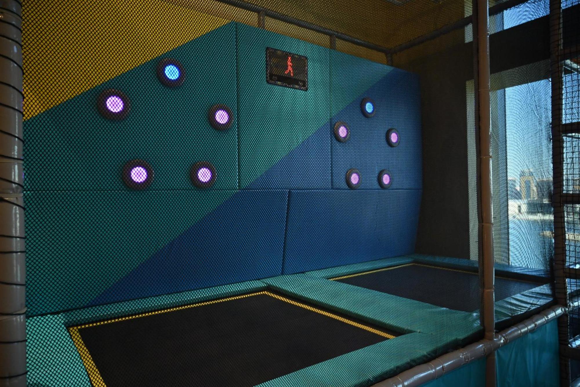 Onyx Rotana Ξενοδοχείο Μανάμα Εξωτερικό φωτογραφία Climbing wall