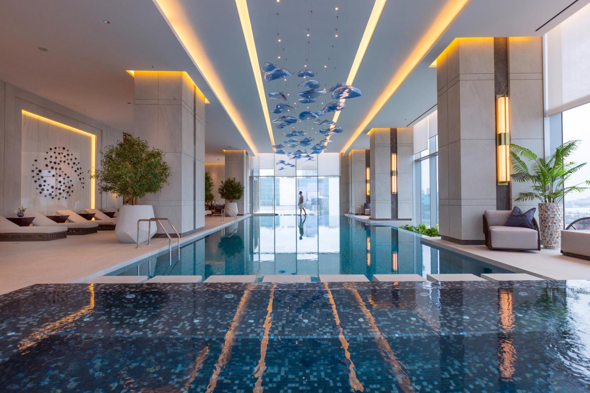 Onyx Rotana Ξενοδοχείο Μανάμα Εξωτερικό φωτογραφία The swimming pool at the Ritz-Carlton, DIFC