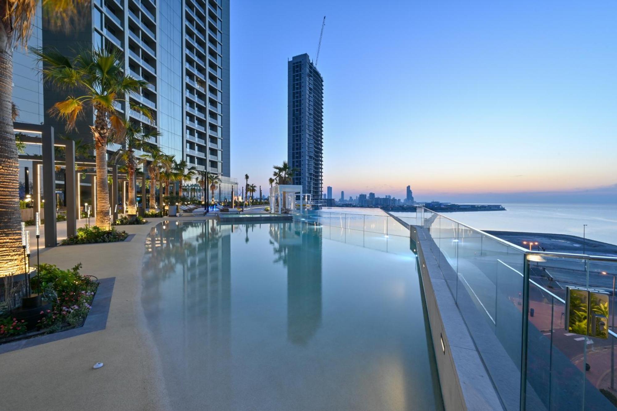 Onyx Rotana Ξενοδοχείο Μανάμα Εξωτερικό φωτογραφία Infinity pool at the Ritz-Carlton, DIFC