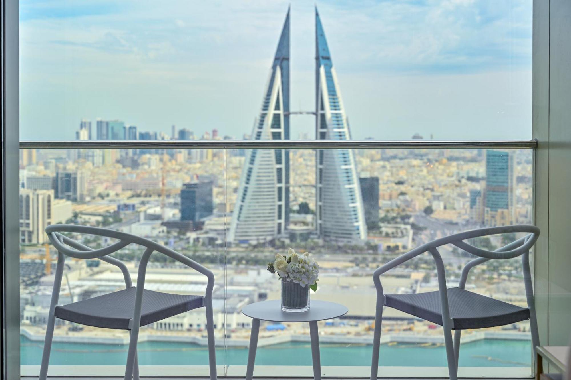Onyx Rotana Ξενοδοχείο Μανάμα Εξωτερικό φωτογραφία View of the Four Seasons Hotel