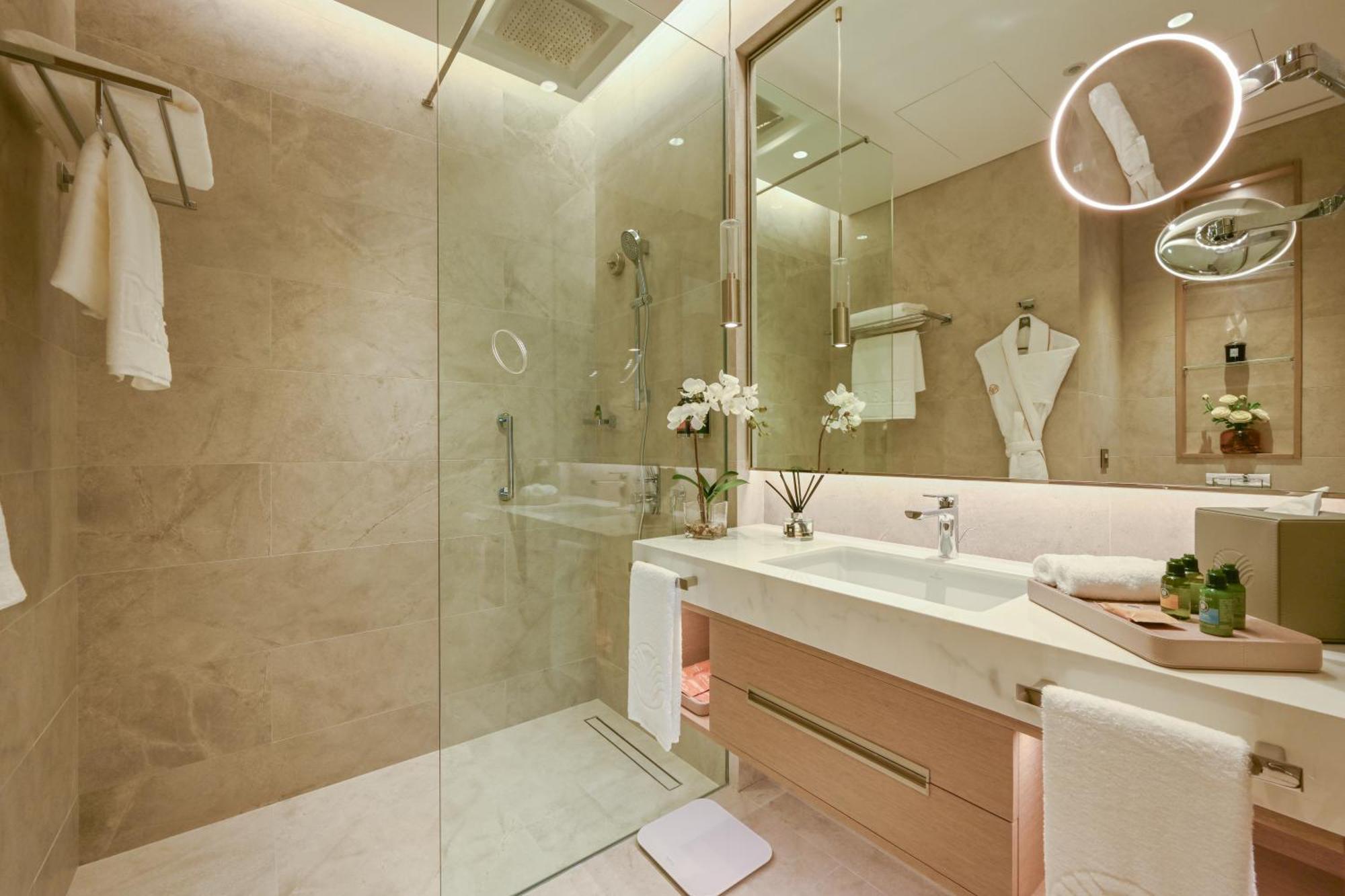 Onyx Rotana Ξενοδοχείο Μανάμα Εξωτερικό φωτογραφία A bathroom in a hotel